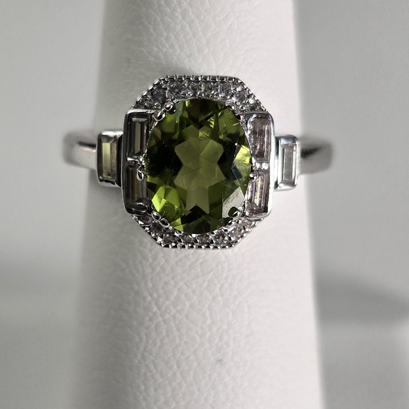 STERLING SILVER 925 Peridot Ring - Picture 3 of 5